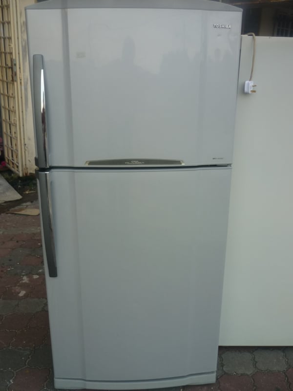 Used Refrigerator-Used Toshiba 2 Door Plasma Refrigerator