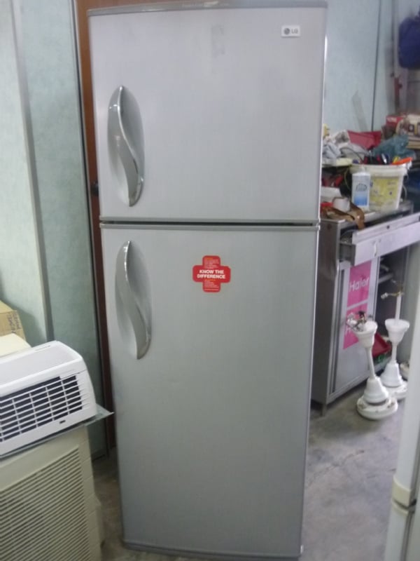 Used Refrigerator-Used LG 2 Door Silver Refrigerator (L)
