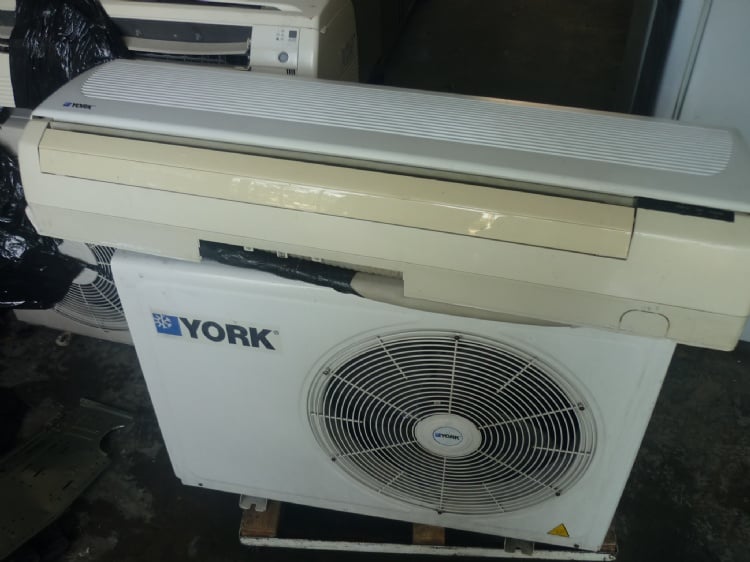 Used Air Conditioner-York 2hp air Con