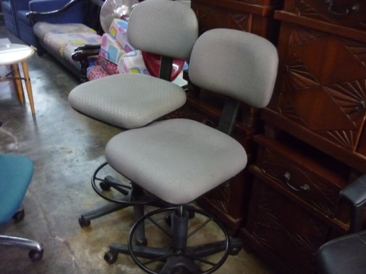 Grey High Counter Office Chair with Roller