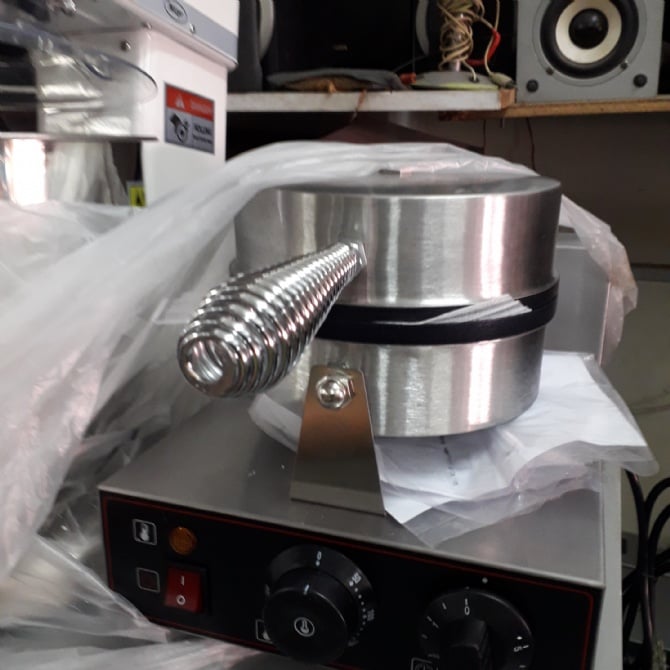 Single Head Electric Wafer Machine