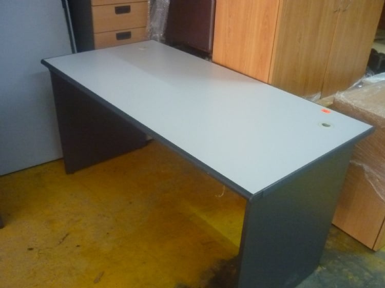 Used Standard 5ft Office Table