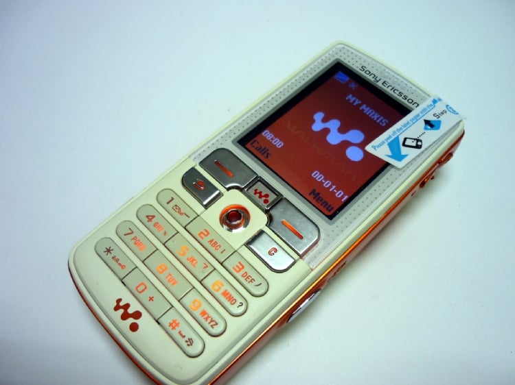 Sony Ericsson W800 Walkman Phone